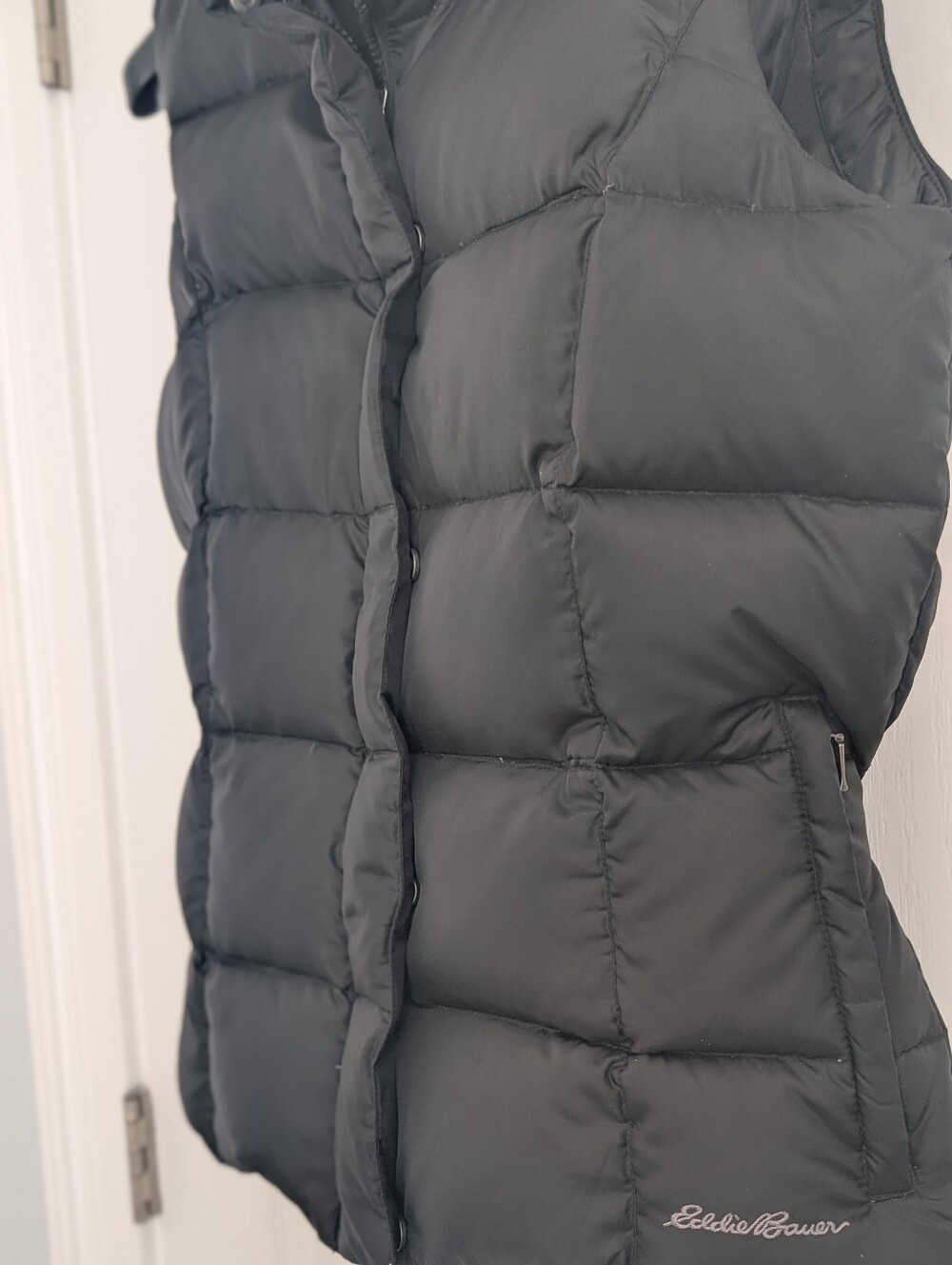 New Eddie Bauer Down Vest - Black -- Size M - Picture 8 of 12